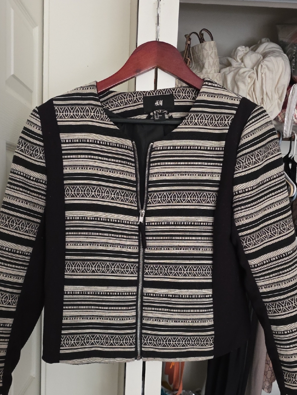 H&M Black & Cream Striped Geo-Pattern Zip Jacket